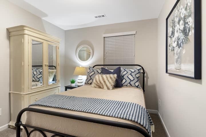 Bedroom no. 2 full bed with new memory mattress.