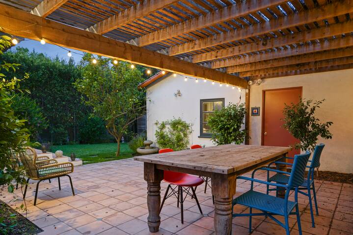 Casa Bonita: Santa Monica Lux, Hot Tub, Backyard gallery image 5