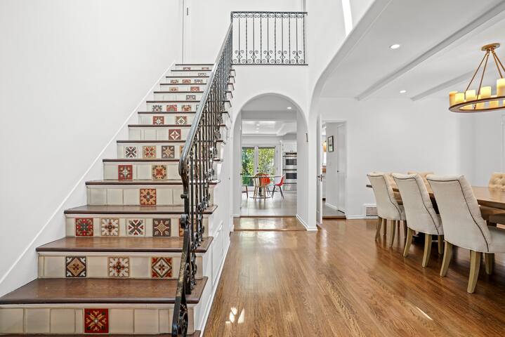 Casa Bonita: Santa Monica Lux, Hot Tub, Backyard gallery image 4