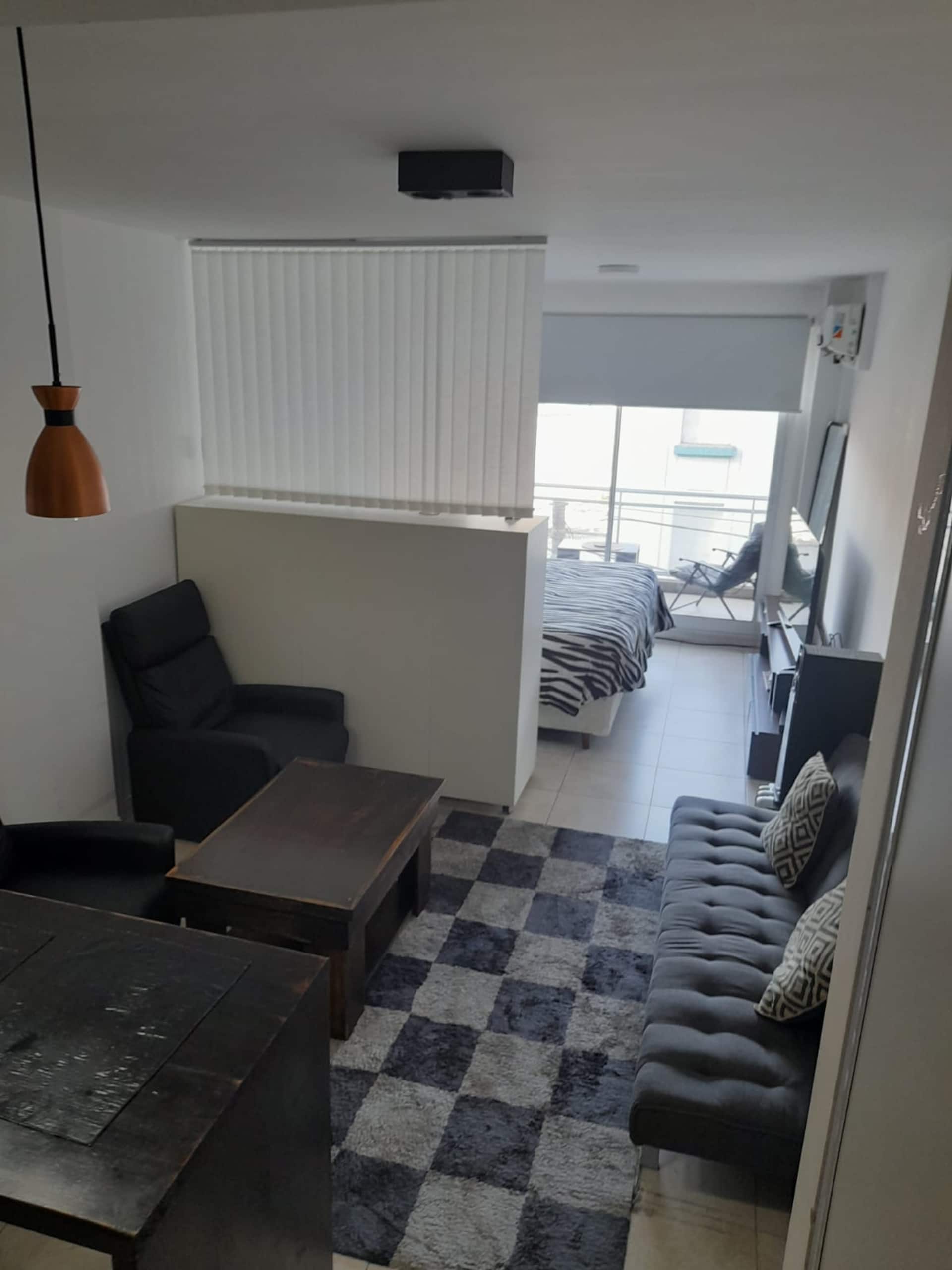 2H-Home comforts in an apartment