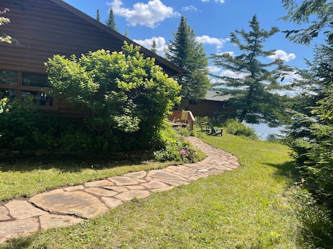 Beautiful Lakeside Adk Cabin