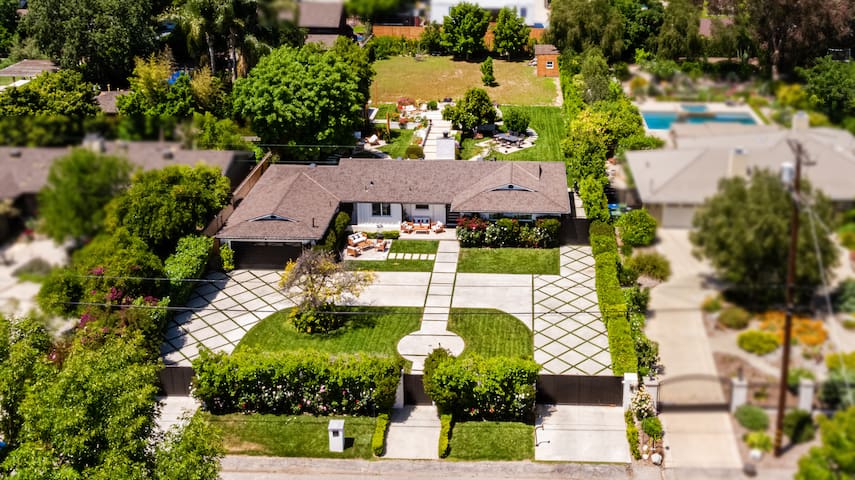 Walnut Acres Woodland Hills 3/4 Acre lot – 4 Bed