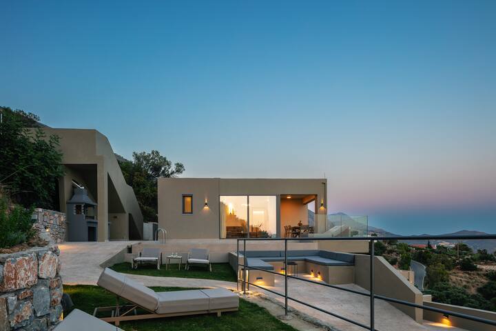 Villa Epsilon Heated Pool gallery image 5