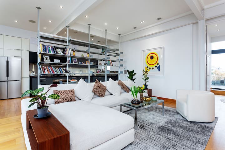 Enjoy London Sunsets at Penthouse in Covent Garden gallery image 4