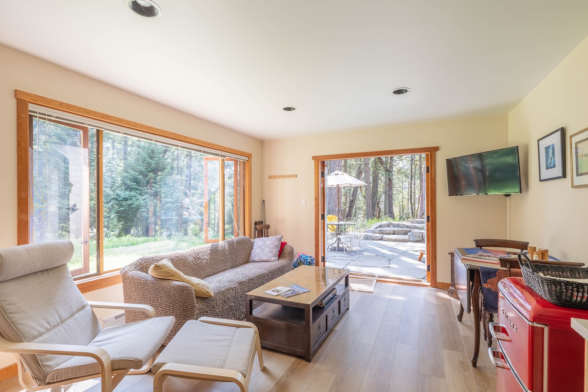 Sala de estar con vistas al patio