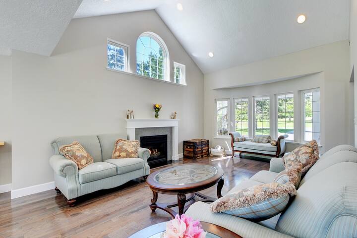 Country Home on Garden Gate Drive gallery image 4