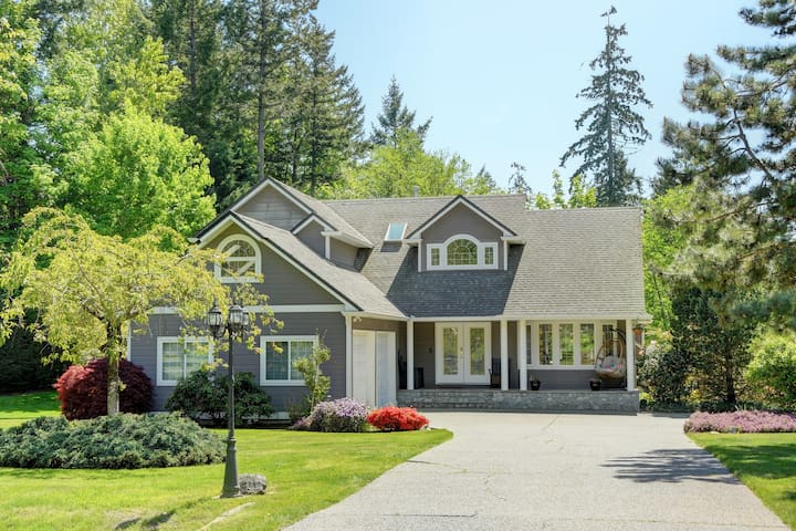 Country Home on Garden Gate Drive