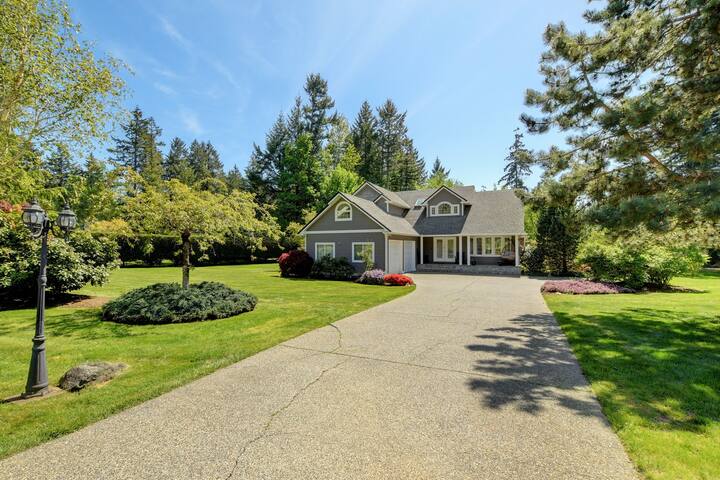 Country Home on Garden Gate Drive gallery image 2