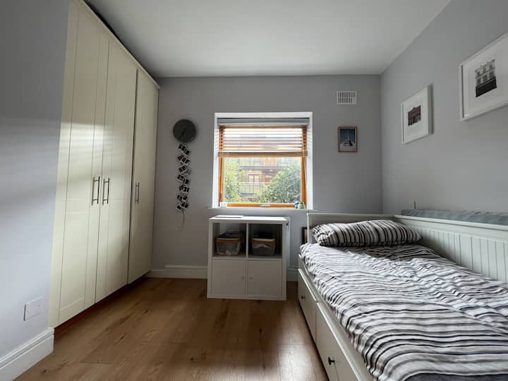 Pet friendly room Killiney beach Apartments for Rent in Dublin