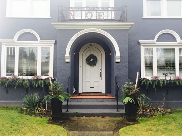 Vancouver Villa