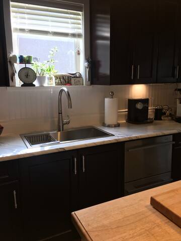 Vancouver Villa gallery image 3