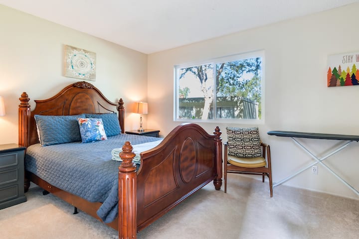 E~no Living Room~next To Irvine~ten Min. To Beach