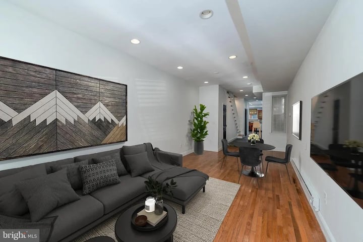 Private Suite In Fell's Point - Baltimore, MD