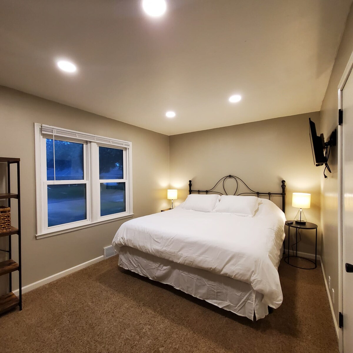 ห้องนอนเตียงคิงไซส์