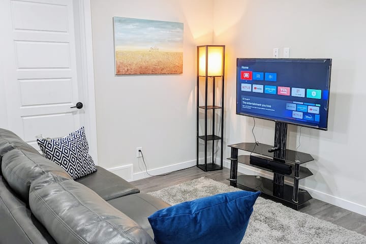 The Fruitful Vineyard- A Beautiful 2 Bed Suite - Calgary