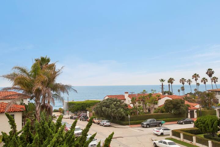 Endless Summer at Windansea/steps to the sand gallery image 2