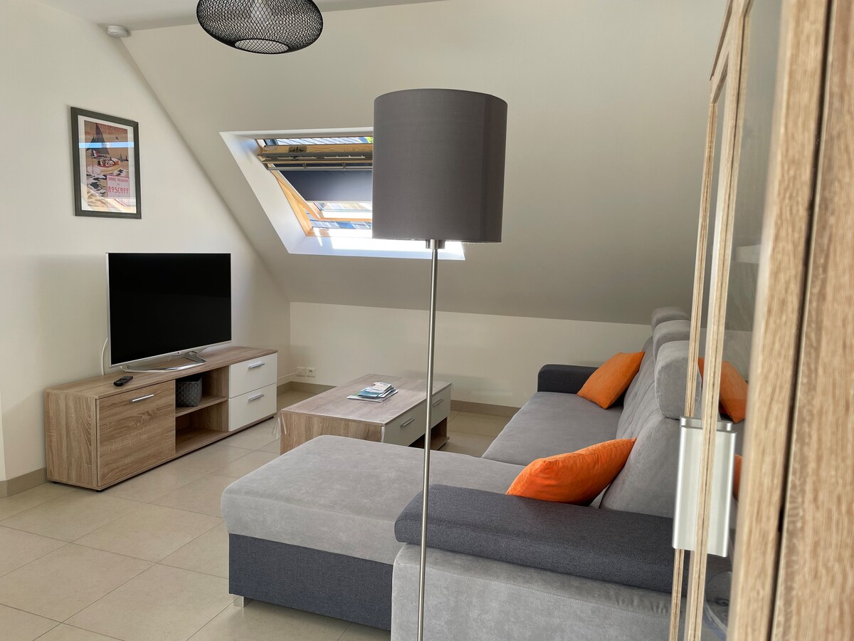 Successful Airbnb property: 2-room apartment 100 m from the beach in Santec