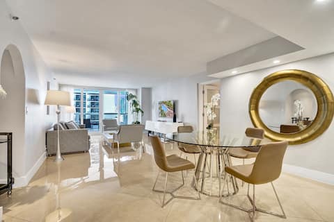 Top Airbnb: Sauna | Hot Tub | Skyline & Bay Views | StayCozy in Omni/Pac