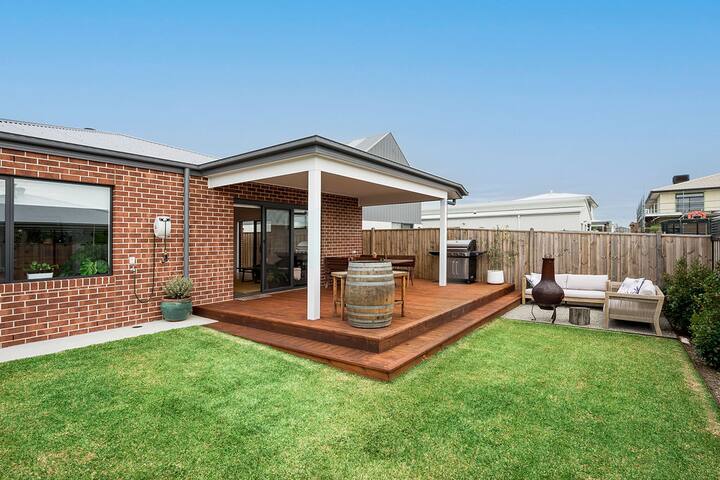 Central Seaside Escape gallery image 2