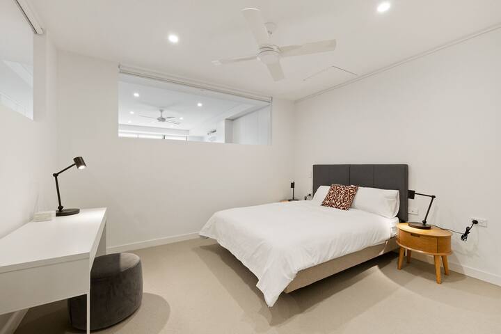 Private & Convenient Apartment