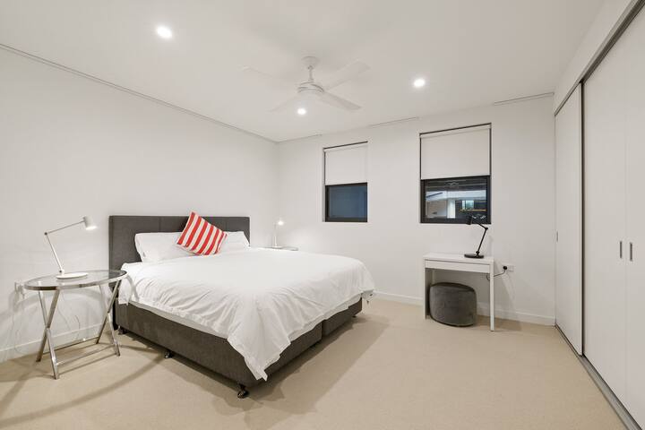 Private & Convenient Apartment