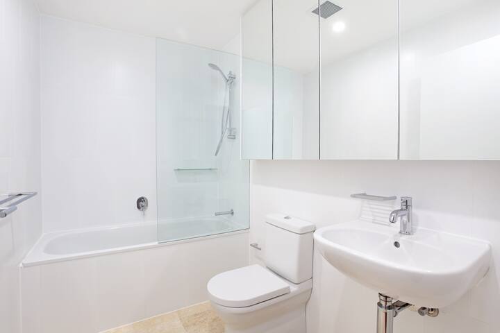 Private & Convenient Apartment