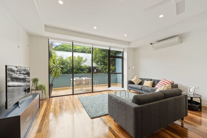Private & Convenient Apartment