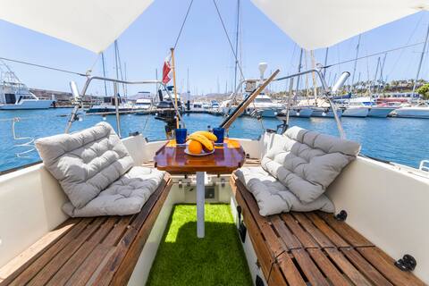 Seaside Chill out stay on a sail yacht