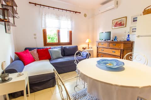 Popular Airbnb listing: Kostas apartment in Δήμος Βόλβης