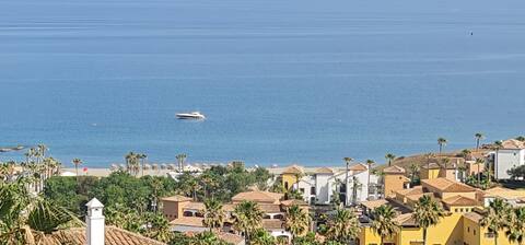 House near La Alcaidesa beach, 5 bedrooms