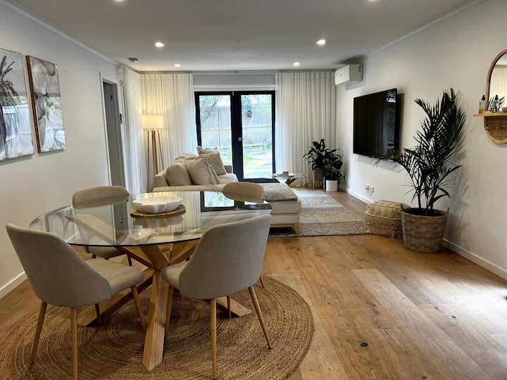 Casabliss Rosebud Getaway Houses for Rent in Rosebud, Victoria