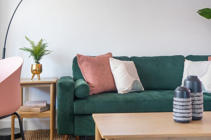 Immaculately iliyoundwa na "The Designers Firm" maarufu ya San Diego