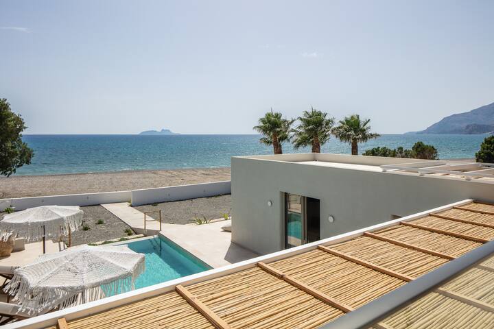 Design Villa – Beachfront boho inspired by etouri! gallery image 2