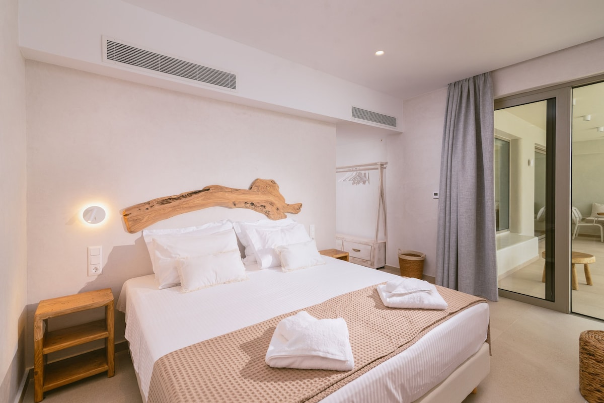 维萨洛别墅（ Villa Vissalo ）装饰风格的波西米亚风格和木质细节。