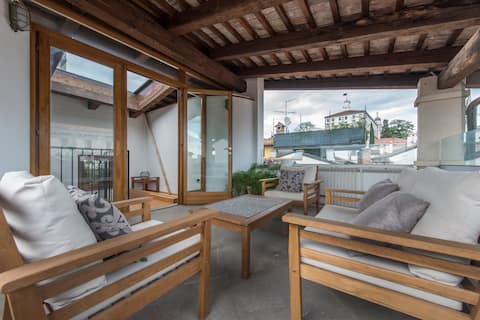 Residence with rooftop terrace {very central}