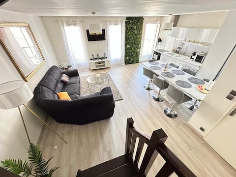 Top performing Airbnb: Spacious Duplex in the hyper center Linens Provided in Saint Sever / île Lacroix / Orléans