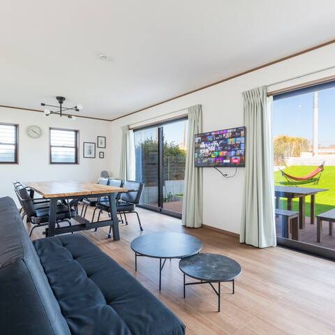 A villa with a large living room and garden facing the Miura coast. Children are welcome! 2 parking 