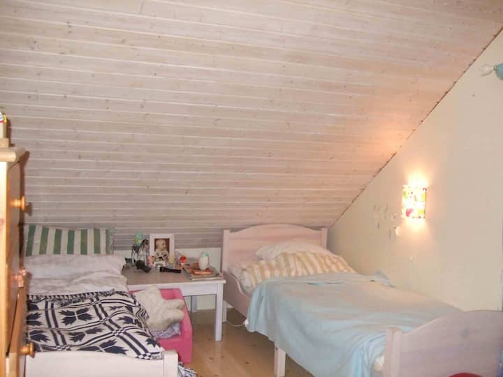 Dhomë gjumi 1 kat i sipërm 