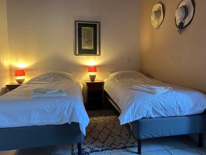 Chumba cha kulala cha ghorofa ya chini (mpangilio mmoja)