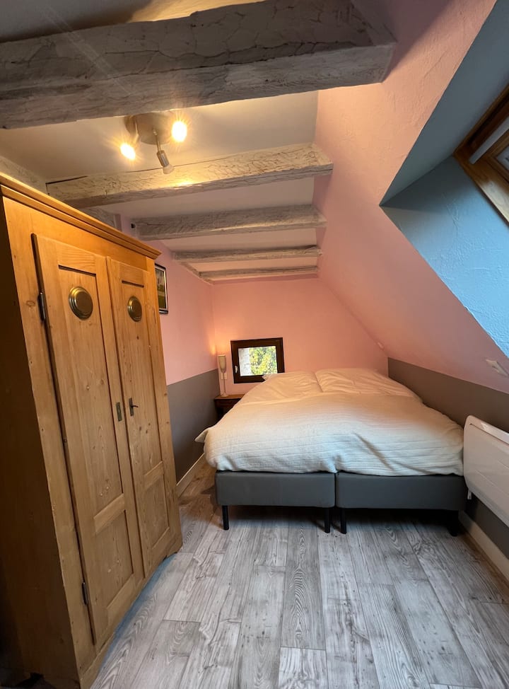 Chumba kidogo cha kulala cha ghorofa ya juu (mpangilio maradufu)