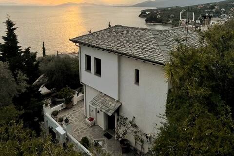 Iris Sea View Villa