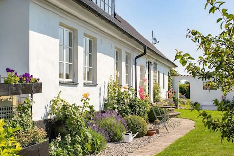 Spacious accommodation in the heart of Österlen