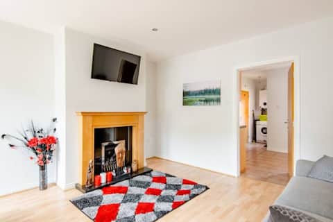 Top Airbnb: E Belfast-6 Guests-Near Titanic-SSE Arena-Wifi-USB in Connswater