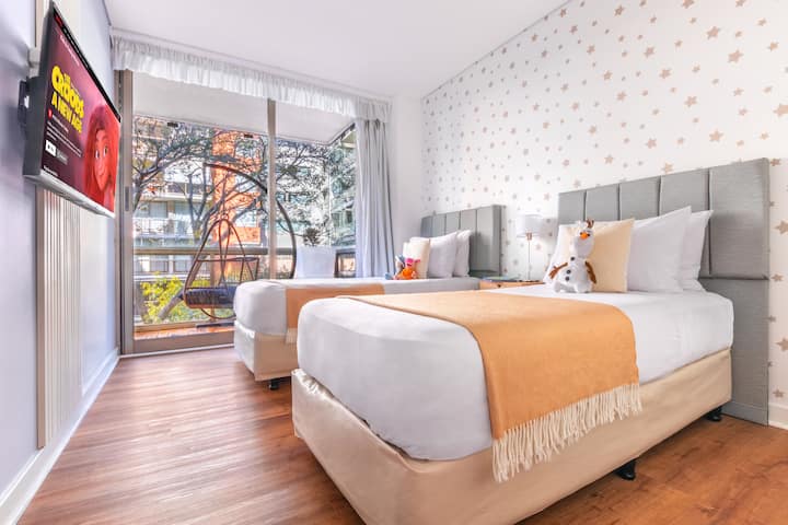 Dhomë gjumi për fëmijë.
Dy krevate dopio. 
Smart TV 42'' me Netflix.
Gardërobë.