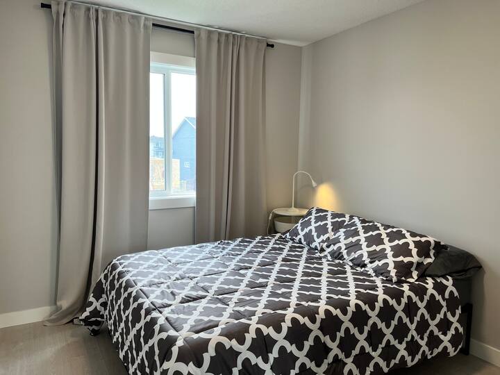 卧室1-加大双人床