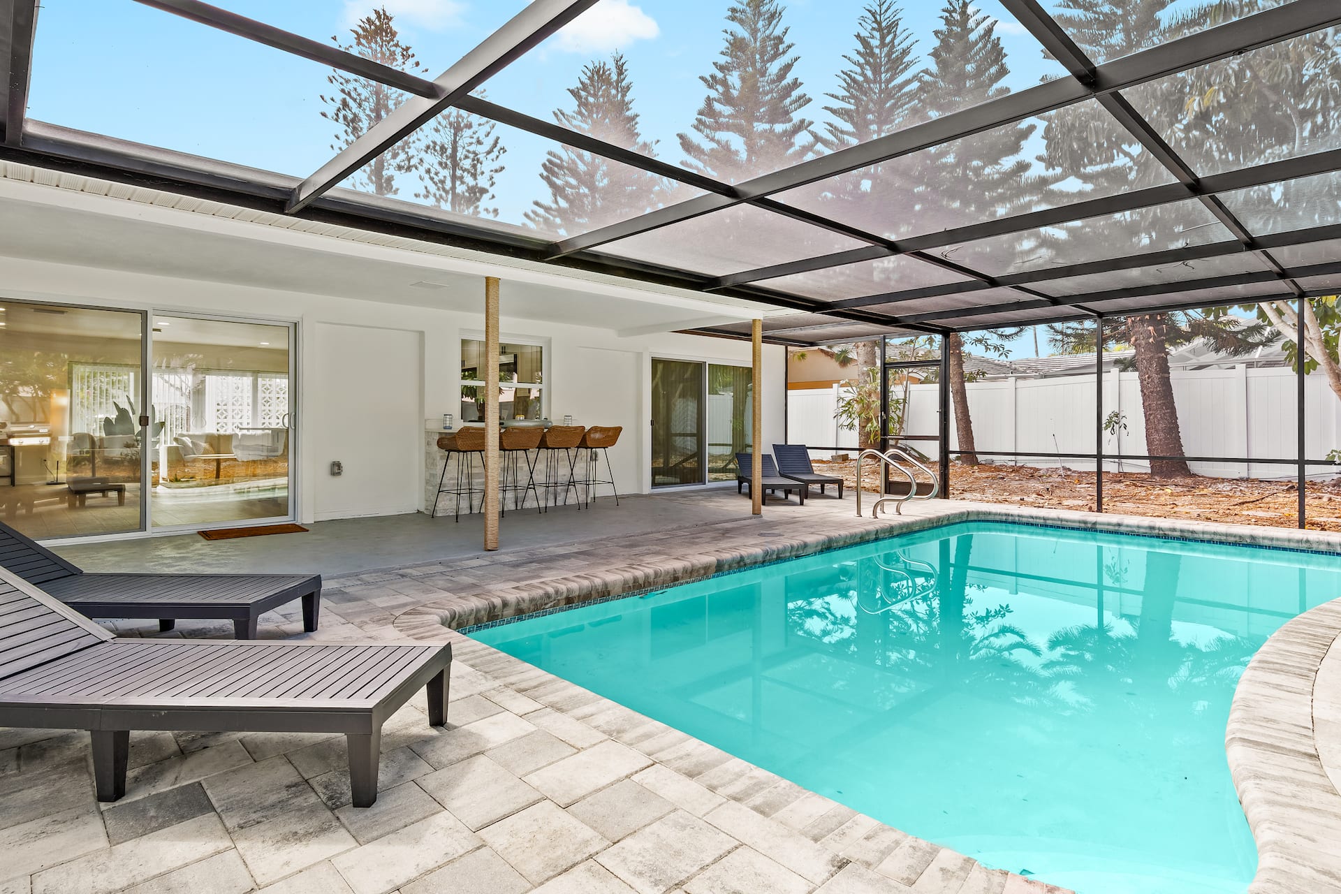 Tropical Island Oasis • Heated Pool • Top Beach