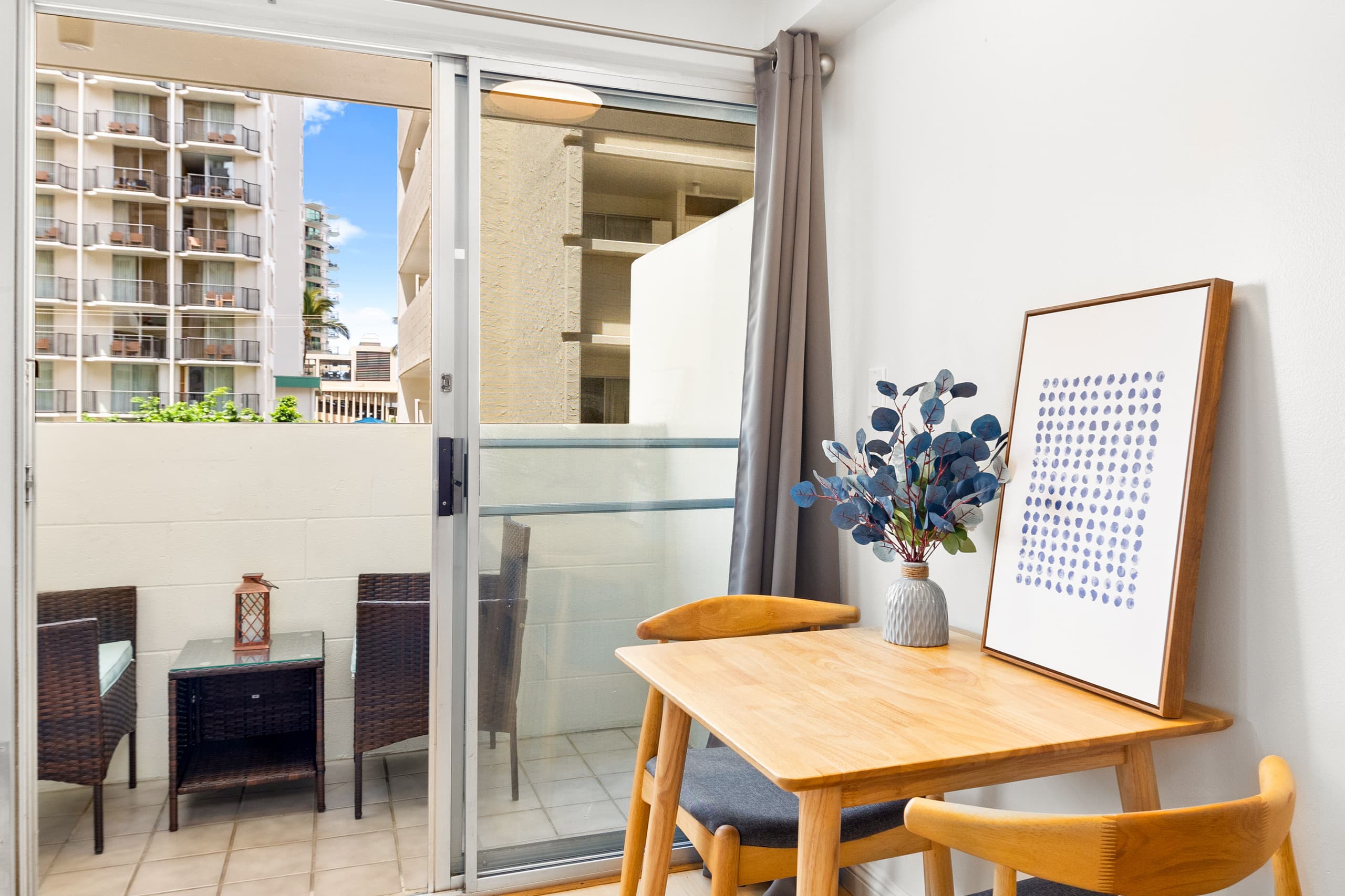 Condo in Honolulu · ★4.87 · Studio · 1 bed · 1 private bath - Image 7