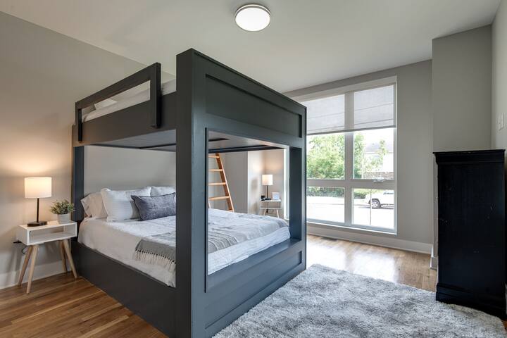 New Construction Downtown gallery image 5