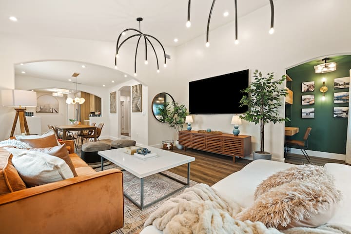 Spacious 3BD 3BA w/office, patio – Atwater Village