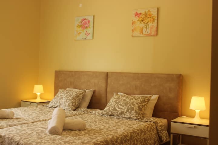 House With Direct Beach Access: Room 4 - Caldas da Rainha